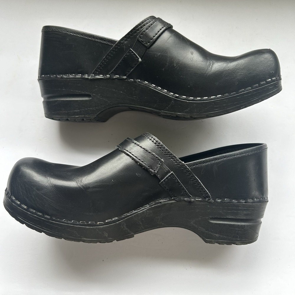 Sanita Professional Clogs Womens 41 Black Leather Studded Strap - Picture 9 of 10